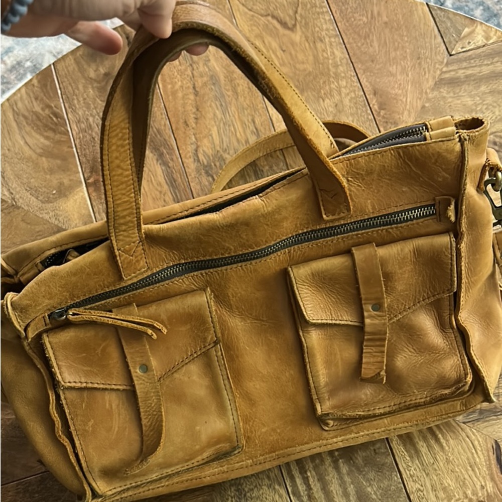 Raven and lily satchel
